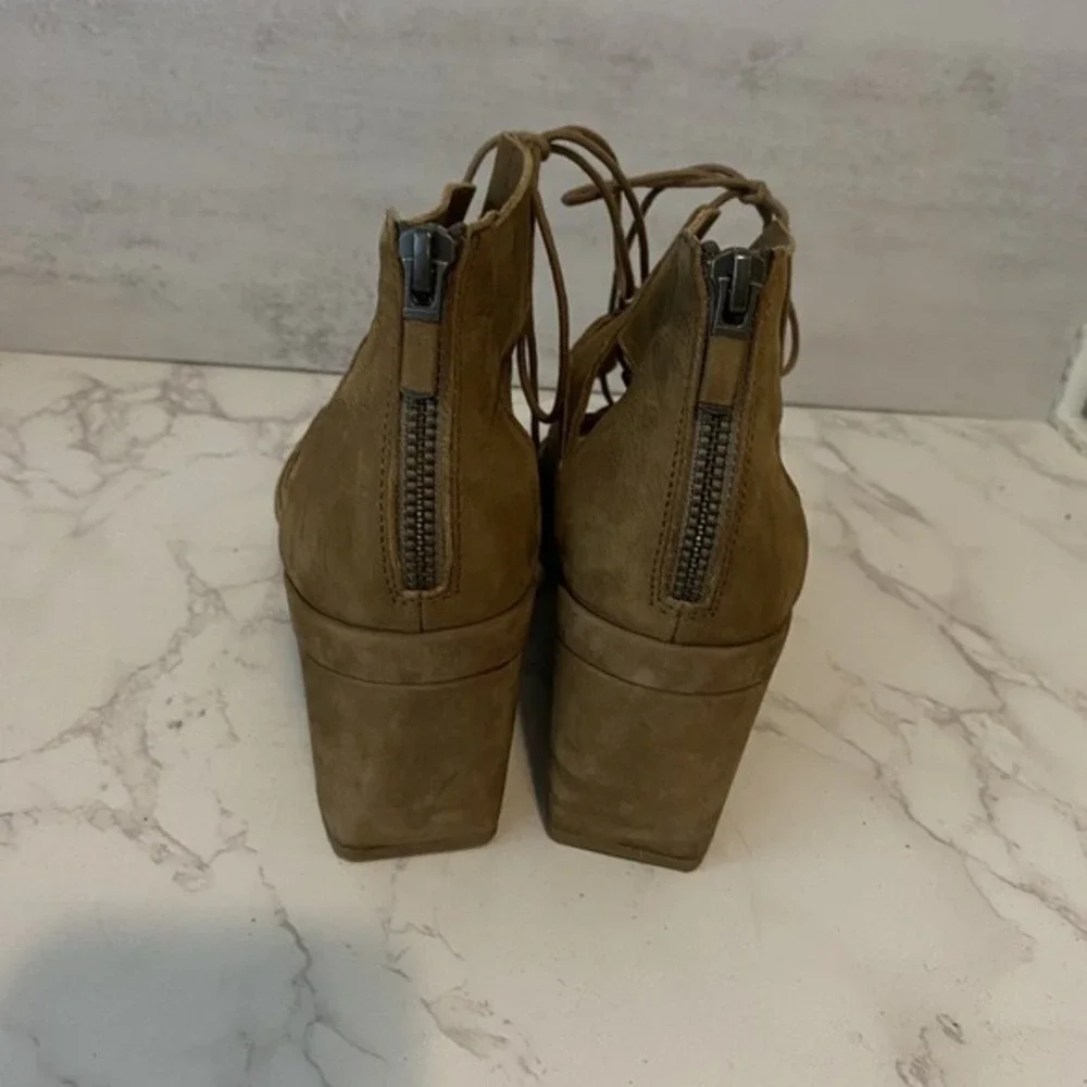 Eileen Fisher good pre